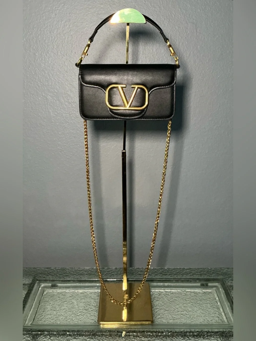 Elegant Black Crossbody with Gold Chain Strap